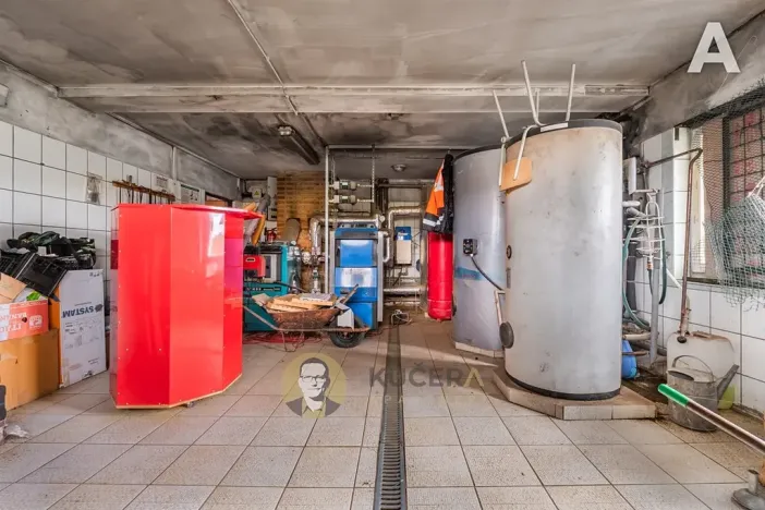 Prodej komerční nemovitosti, Velká Chmelištná, 550 m2