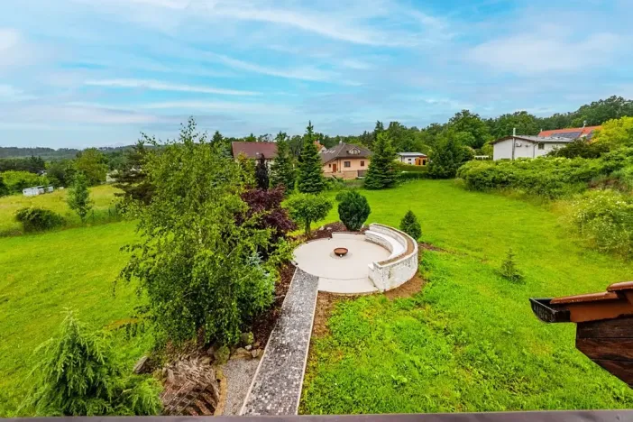 Prodej rodinného domu, Buš, 375 m2