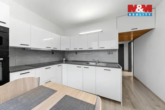 Prodej bytu 3+1, Děčín - Děčín XXVII-Březiny, Kosmonautů, 66 m2