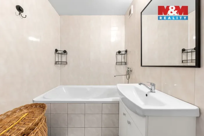 Prodej bytu 3+1, Děčín - Děčín XXVII-Březiny, Kosmonautů, 66 m2