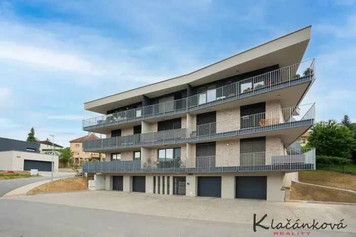 Pronájem bytu 1+kk, Zlín - Malenovice, Pod Hradem I, 32 m2