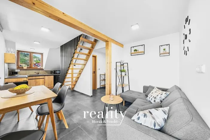 Prodej vícegeneračního domu, Perná, 205 m2