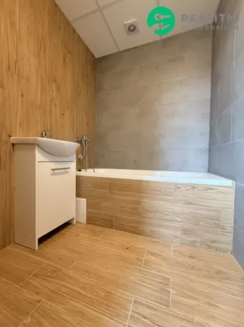 Prodej bytu 2+1, Chomutov, Kamenná, 61 m2