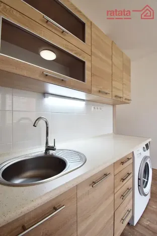 Pronájem bytu 1+1, Chomutov, Březenecká, 33 m2