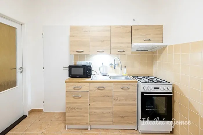 Pronájem bytu 1+1, Praha - Strašnice, Křenická, 35 m2