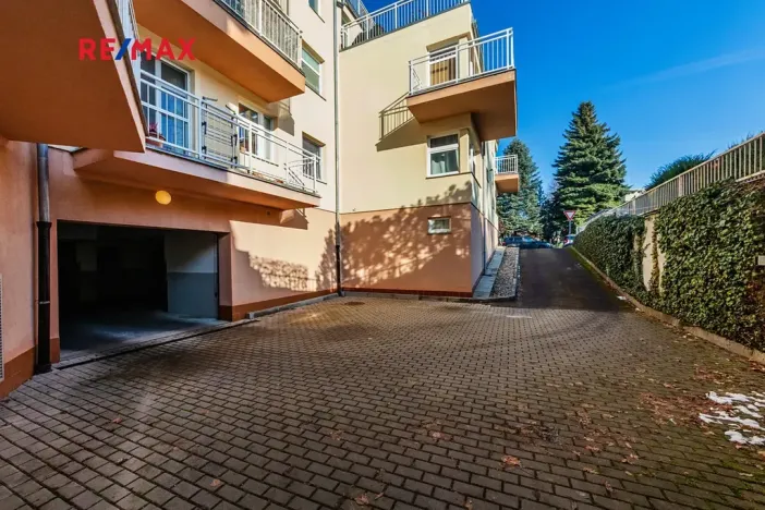 Pronájem bytu 1+kk, Praha - Suchdol, Internacionální, 41 m2