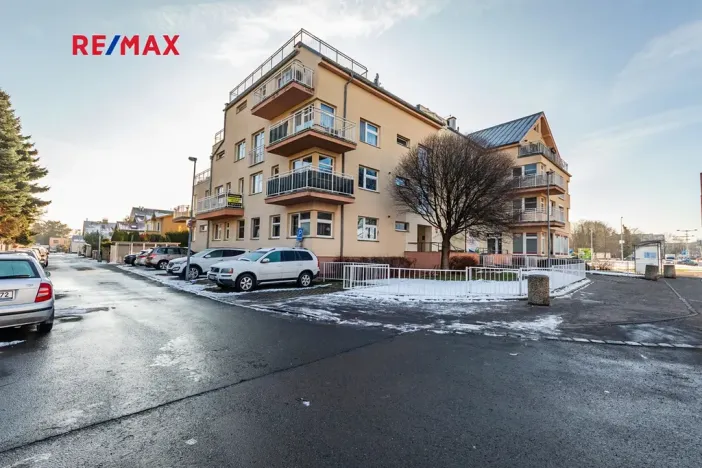 Pronájem bytu 1+kk, Praha - Suchdol, Internacionální, 41 m2