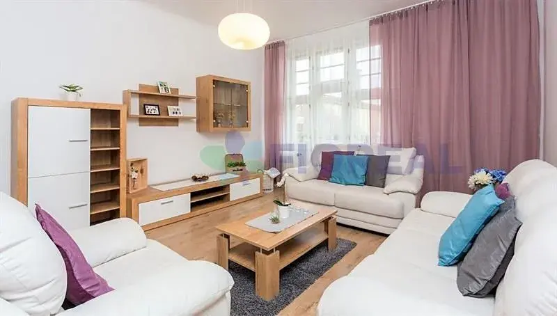 Pronájem bytu 2+1, Praha - Vinohrady, Korunní, 70 m2