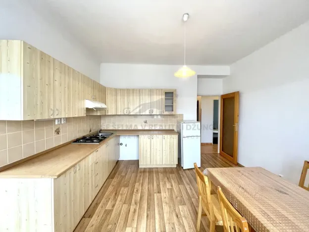 Pronájem atypického bytu, Praha - Strašnice, Pod strání, 9 m2