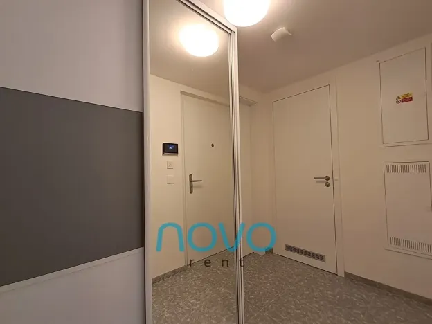 Pronájem bytu 2+kk, Praha - Modřany, Kolmanova, 49 m2