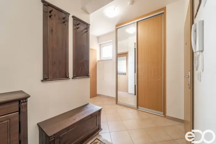 Pronájem bytu 3+kk, Praha, Hornoměcholupská, 65 m2