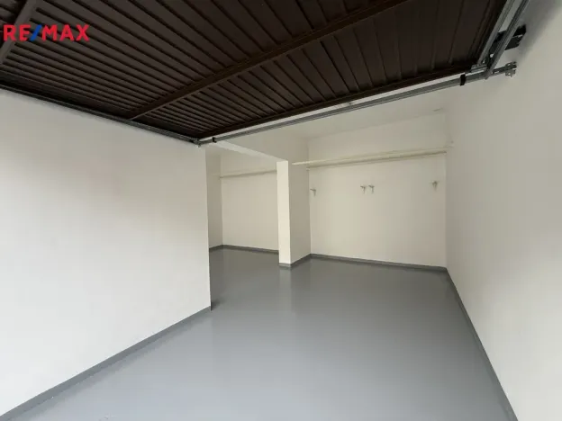 Prodej garáže, Karlovy Vary, 33 m2