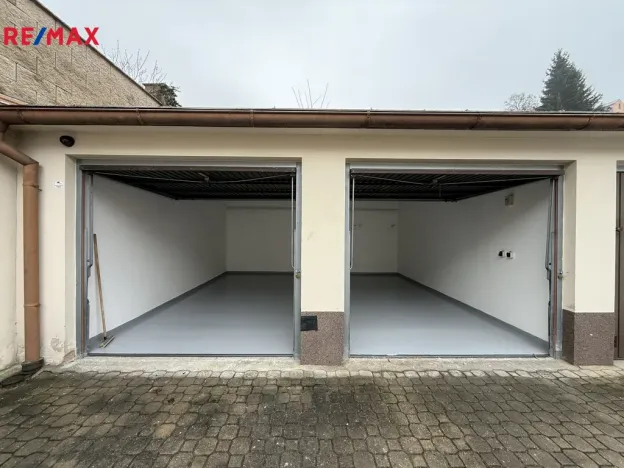 Prodej garáže, Karlovy Vary, 33 m2