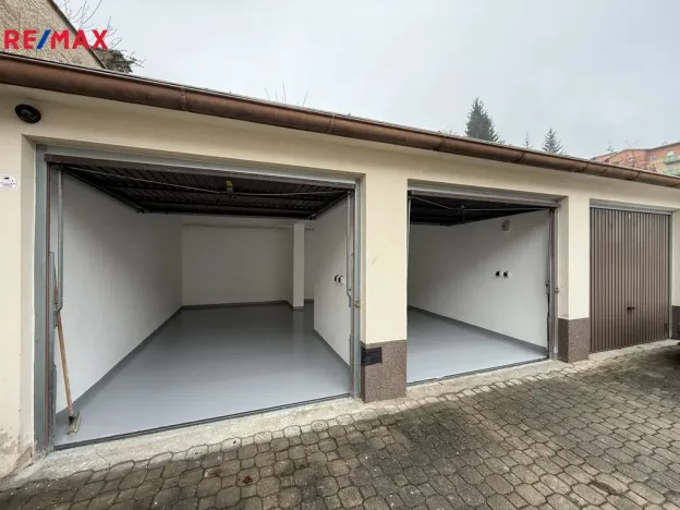 Prodej garáže, Karlovy Vary, 33 m2