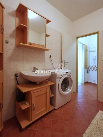 Pronájem bytu 1+1, Odolena Voda, Nad Štolami, 39 m2