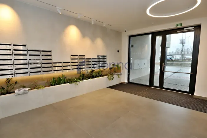 Pronájem bytu 1+kk, Praha, V třešňovce, 43 m2