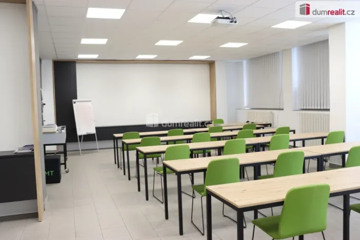 Pronájem kanceláře, Olomouc - Chválkovice, Libušina, 3276 m2