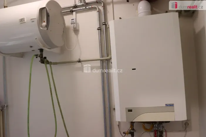 Pronájem kanceláře, Olomouc - Chválkovice, Libušina, 3276 m2