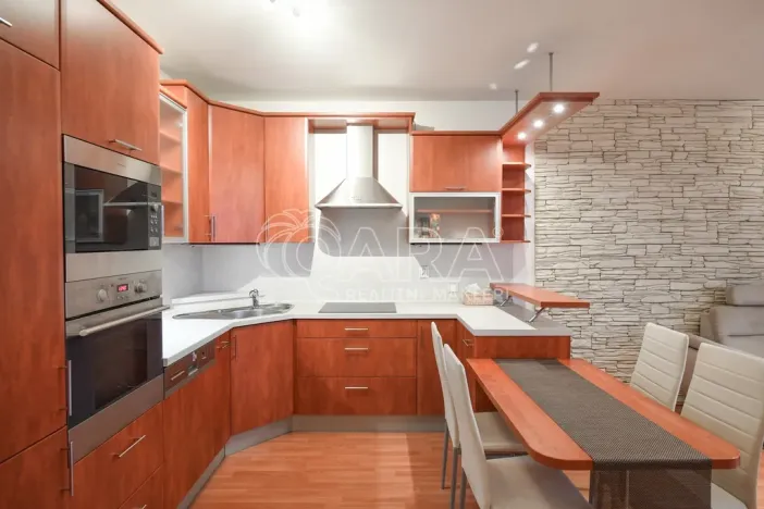 Pronájem bytu 3+kk, Praha - Uhříněves, Nové náměstí, 91 m2