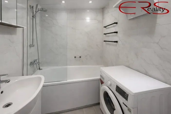 Prodej bytu 3+1, Praha - Hlubočepy, Lamačova, 62 m2