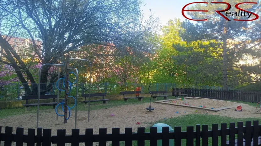 Prodej bytu 3+1, Praha - Hlubočepy, Lamačova, 62 m2