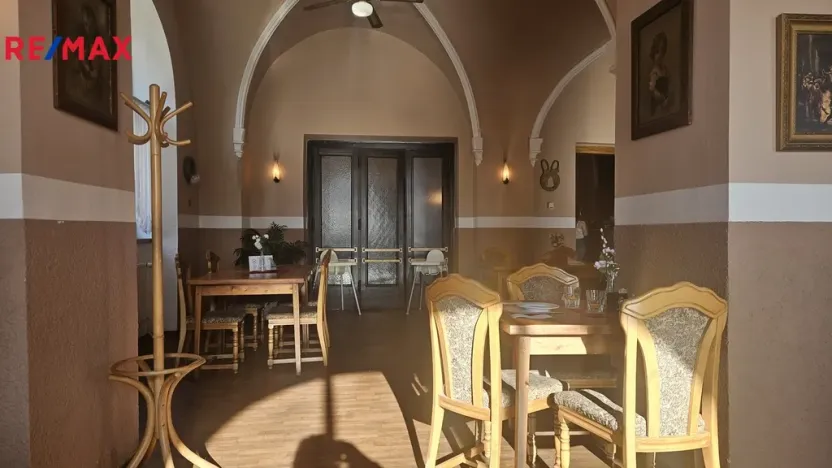 Prodej ubytování, Horažďovice, Mírové náměstí, 815 m2