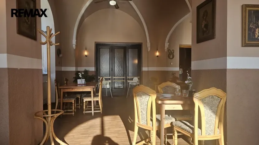 Prodej ubytování, Horažďovice, Mírové náměstí, 815 m2