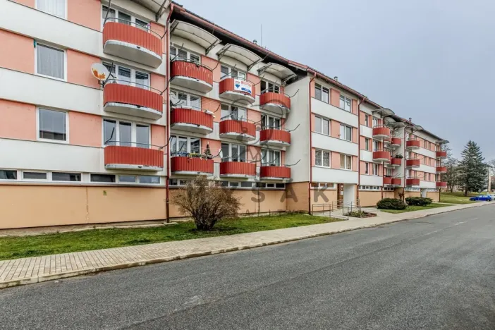 Prodej bytu 3+1, Horní Planá, Sídliště Míru, 71 m2