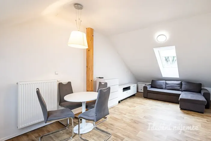 Pronájem bytu 2+kk, Praha - Čakovice, Cukrovarská, 50 m2