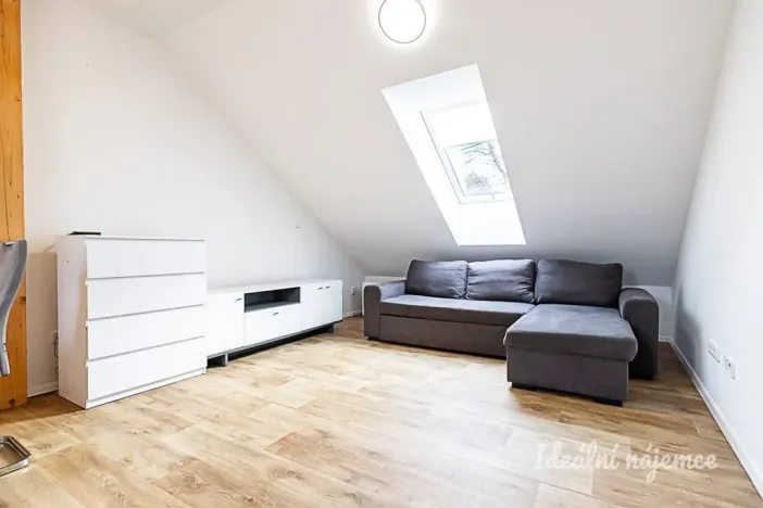 Pronájem bytu 2+kk, Praha - Čakovice, Cukrovarská, 50 m2