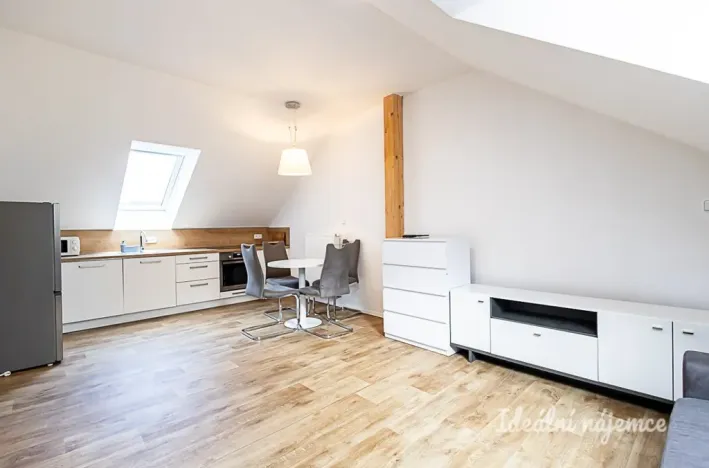 Pronájem bytu 2+kk, Praha - Čakovice, Cukrovarská, 50 m2