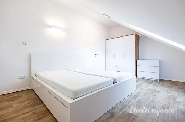 Pronájem bytu 2+kk, Praha - Čakovice, Cukrovarská, 50 m2