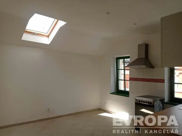 Pronájem atypického bytu, Liberec - Liberec IV-Perštýn, U Jánského kamene, 46 m2