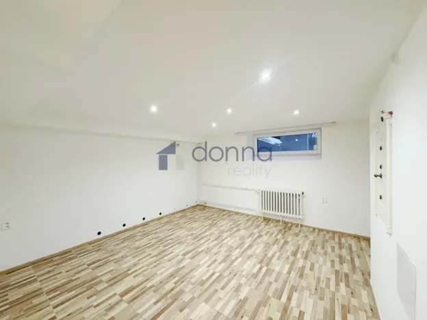 Pronájem bytu 2+1, Praha, Krhanická, 80 m2