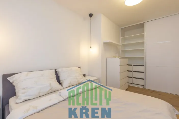 Pronájem bytu 2+kk, Praha - Suchdol, Kamýcká, 44 m2