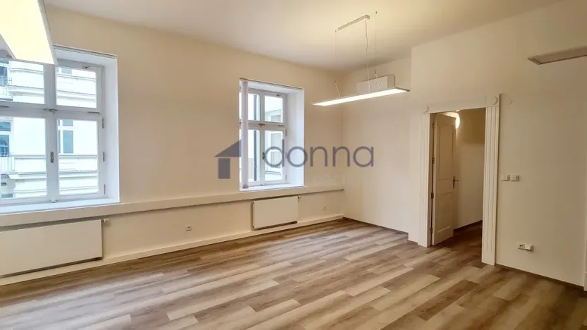 Pronájem kanceláře, Praha, Václavské náměstí, 156 m2