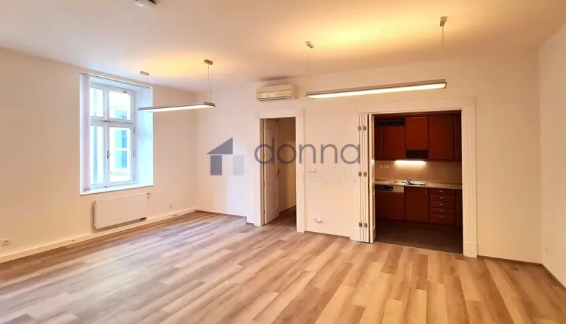 Pronájem kanceláře, Praha, Václavské náměstí, 156 m2