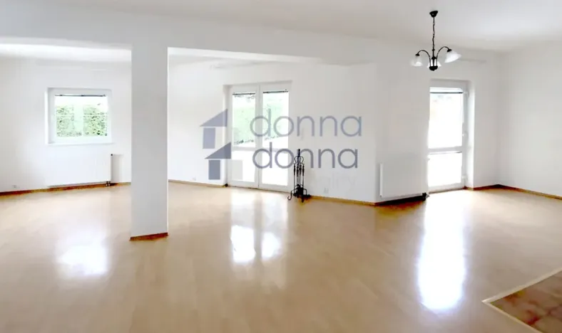 Pronájem rodinného domu, Praha, K vinicím, 251 m2