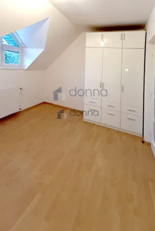 Pronájem rodinného domu, Praha, K vinicím, 251 m2