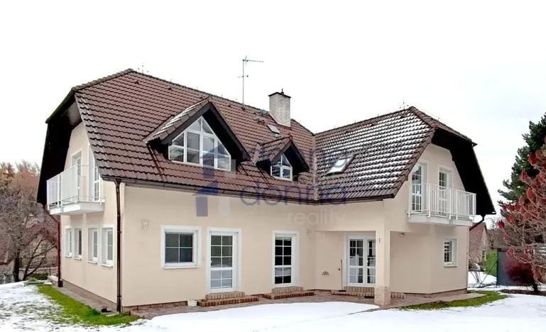 Pronájem rodinného domu, Praha, K vinicím, 251 m2