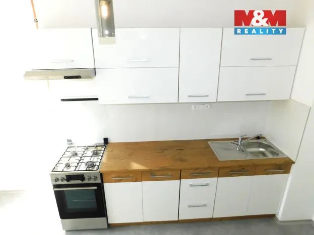 Pronájem bytu 3+1, Cheb, Valdštejnova, 86 m2