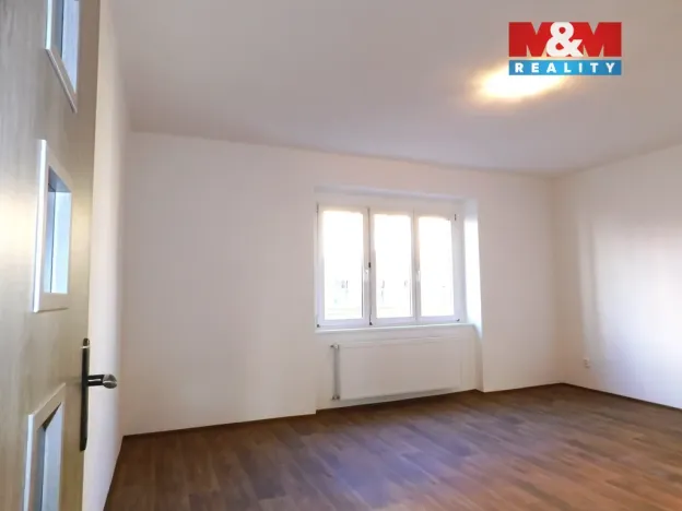 Pronájem bytu 3+1, Cheb, Valdštejnova, 86 m2
