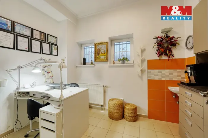 Pronájem obchodního prostoru, Plzeň - Severní Předměstí, Pod Všemi svatými, 12 m2