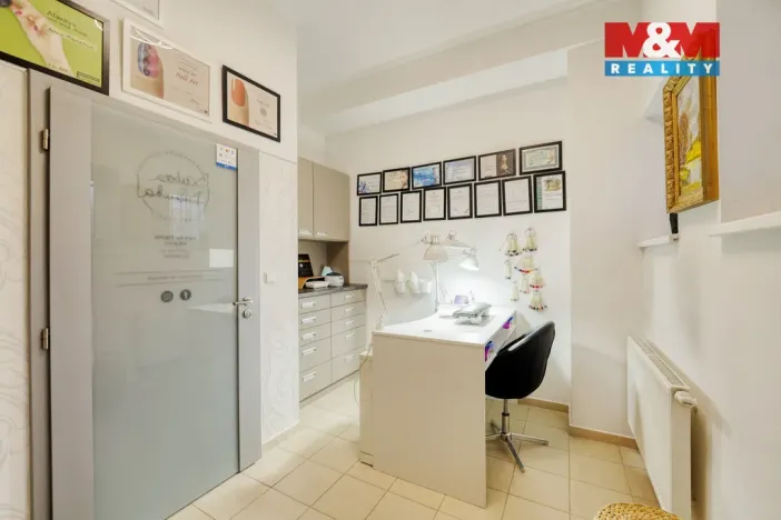 Pronájem obchodního prostoru, Plzeň - Severní Předměstí, Pod Všemi svatými, 12 m2