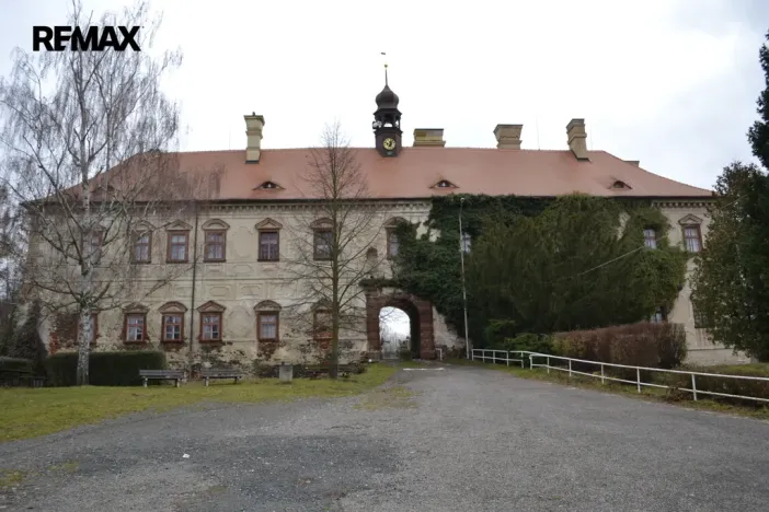 Prodej komerční nemovitosti, Rataje nad Sázavou, 200 m2