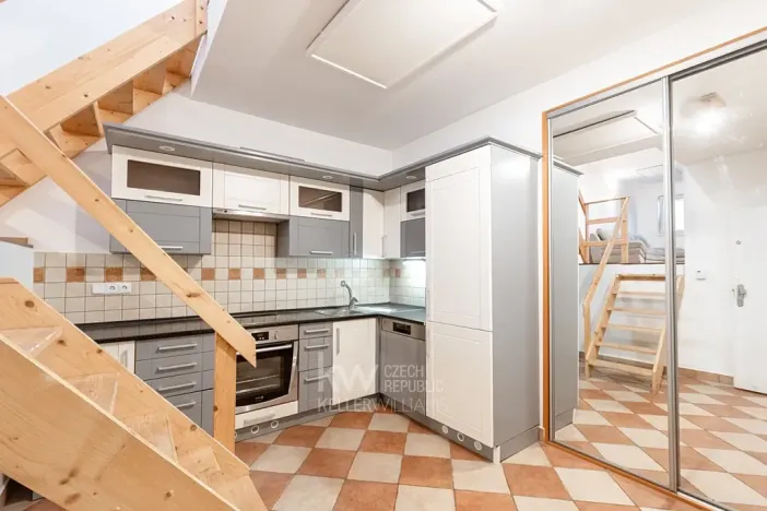 Pronájem bytu 2+kk, Praha - Žižkov, Viklefova, 56 m2