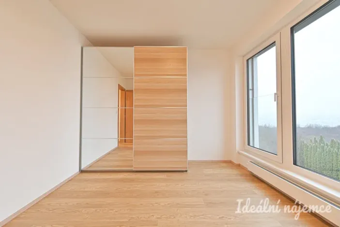 Pronájem bytu 2+kk, Brno, třída Generála Píky, 44 m2