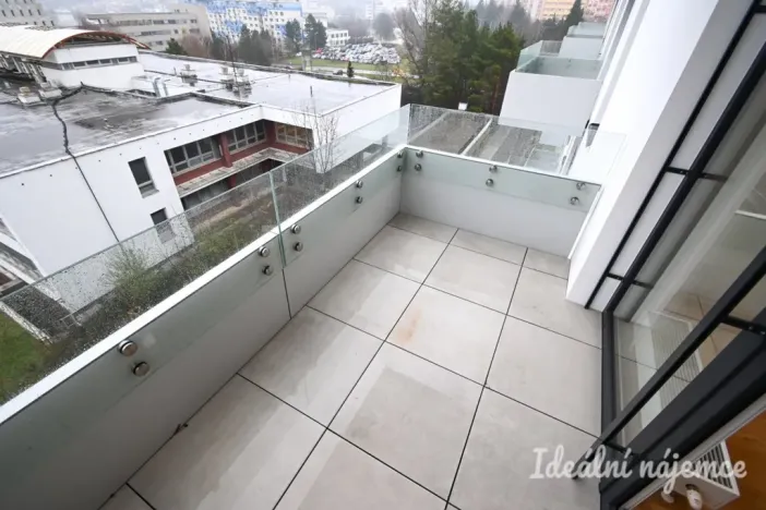 Pronájem bytu 2+kk, Brno, třída Generála Píky, 44 m2