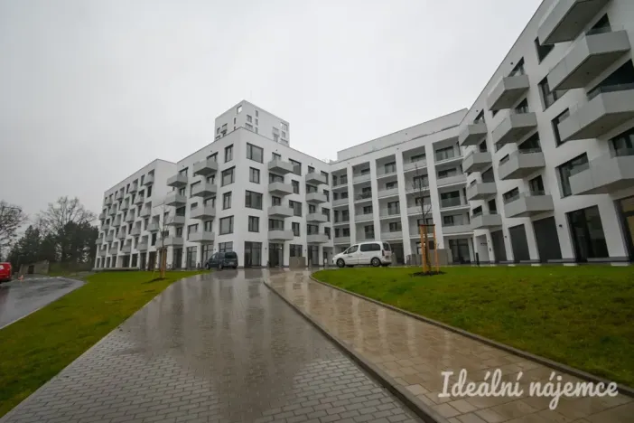 Pronájem bytu 2+kk, Brno, třída Generála Píky, 44 m2