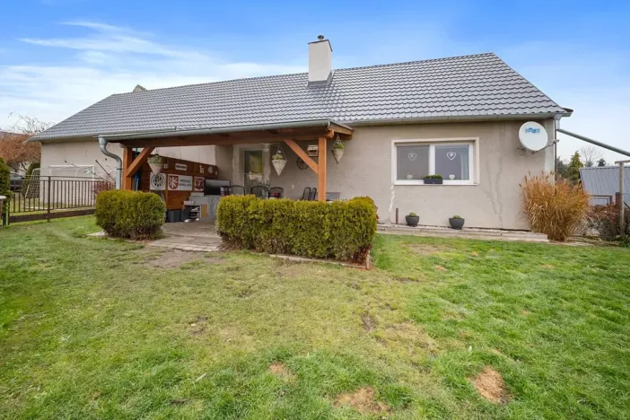 Prodej rodinného domu, Uhersko, 173 m2